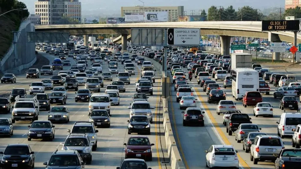 When Roads Reach Their Limits: The Hidden Costs of Traffic in Expanding Neighborhoods 1 When Roads Reach Their Limits